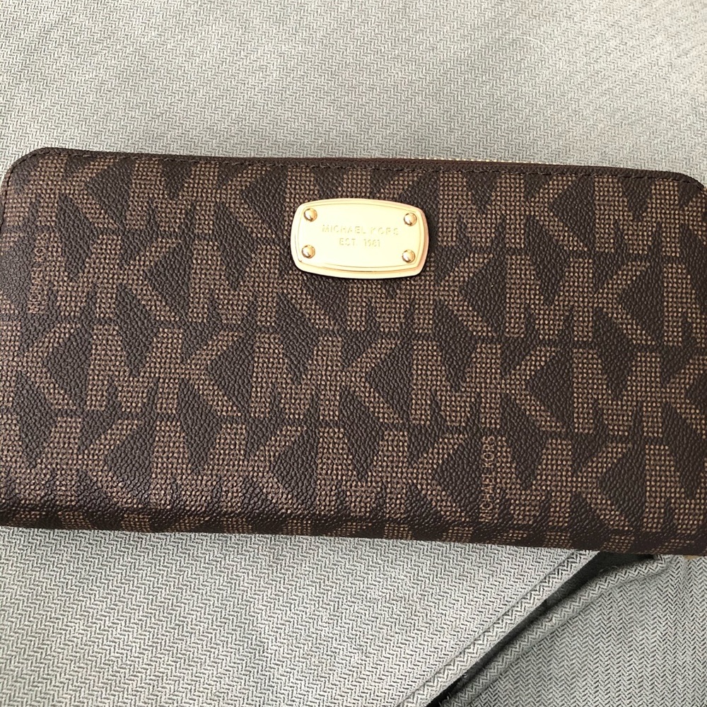 Michael Kors Jet Set Wallet